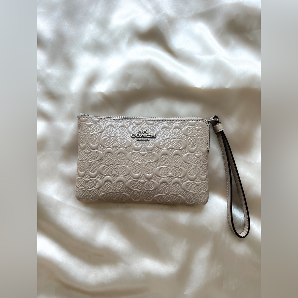 Coach Mini Wallet Beige Wristlet